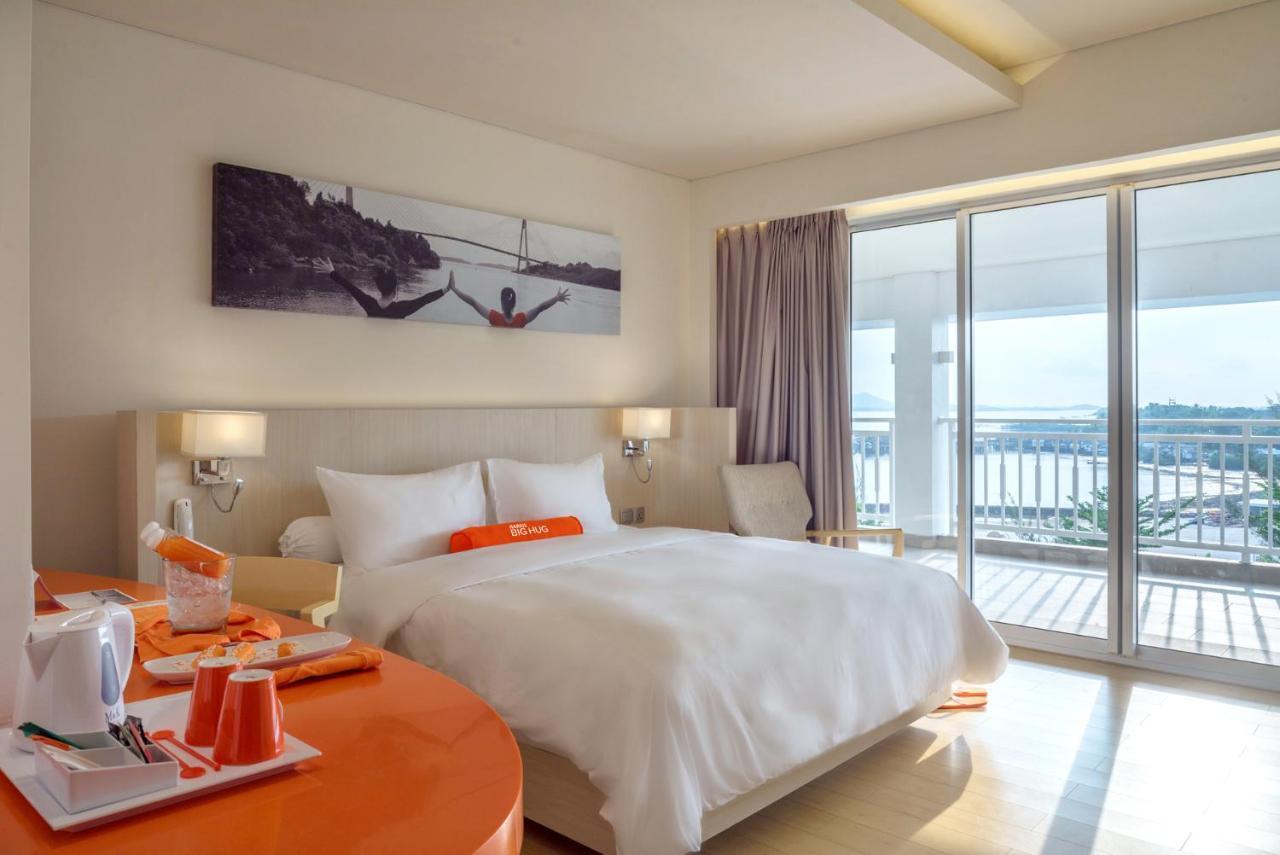 Harris Resort Barelang Batam Sagulung Extérieur photo